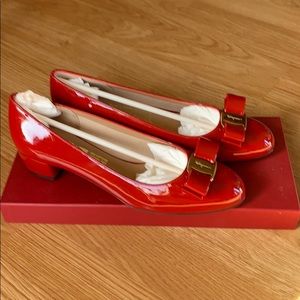 Salvatore Ferragamo Vara Pumps in red brand new.